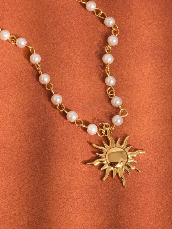 Sol Radiante Pearl & Sun Pendant Necklace