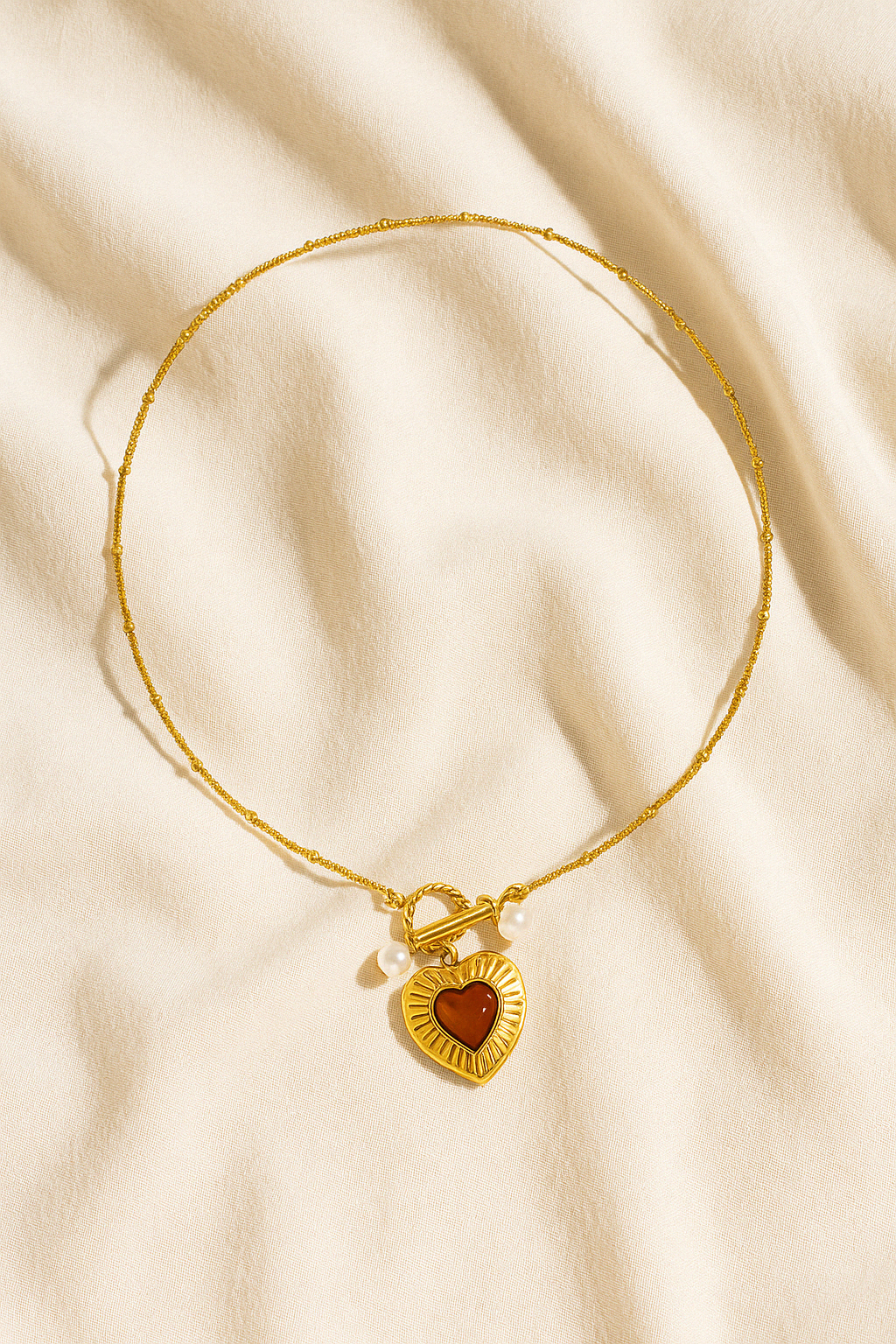 Corazón Dorado Toggle Pendant Necklace
