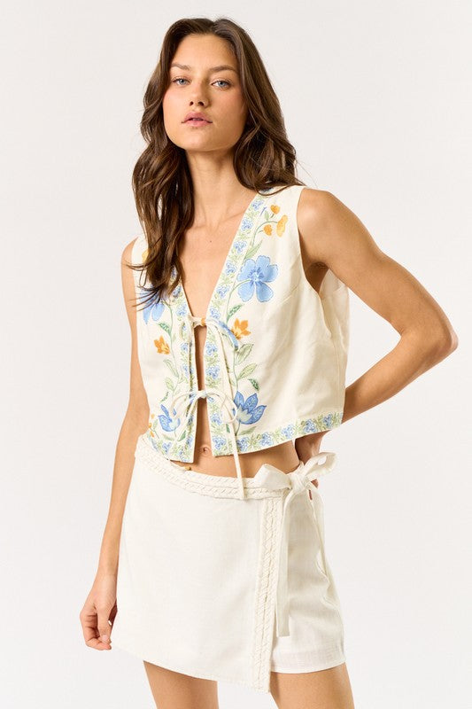Flor de Campo Embroidered Tie-Front Top